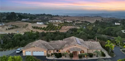 255 Puerta De Lomas, Fallbrook