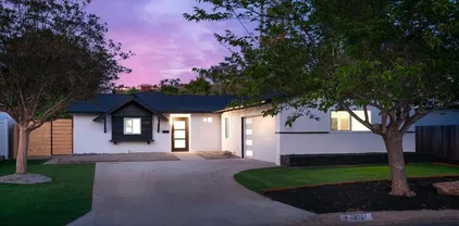 13751 Powers Rd, Poway