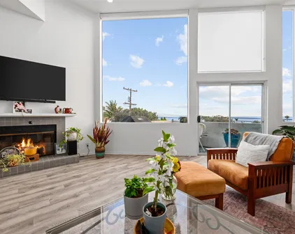 2208 Oxford Ave, Cardiff-by-the-Sea