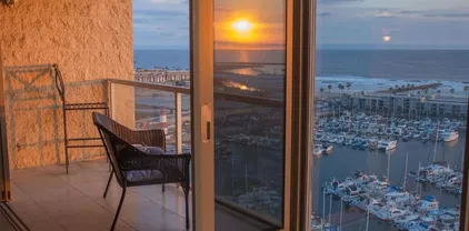 1200 N Harbor Dr Unit 15B, Oceanside