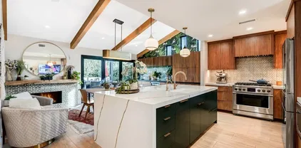 187 S Shattuck Pl, Orange