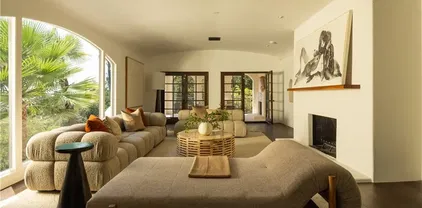 2495 Glendower Ave, Los Angeles