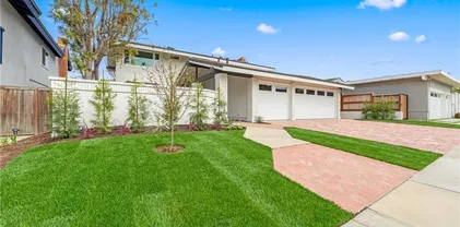 6781 Lawn Haven Dr, Huntington Beach