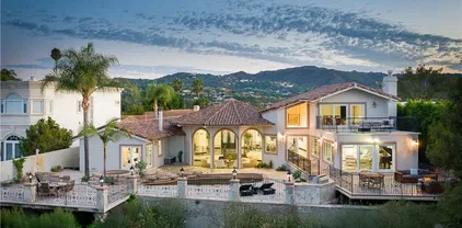 4440 Bergamo Dr, Encino