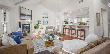 1100 Adella Ave Unit 10, Coronado