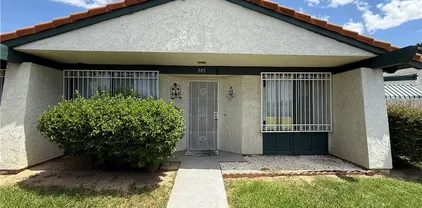 305 King Ct, Hemet