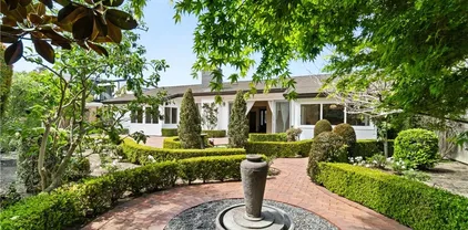 1520 Sandcastle Dr, Corona Del Mar