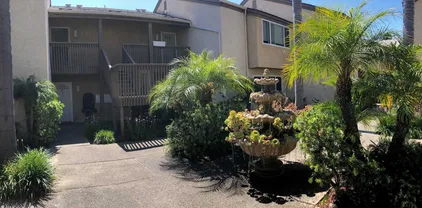 8529 Villa La Jolla Dr Unit F, La Jolla