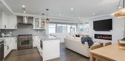 714 Iris Ave, Newport Beach