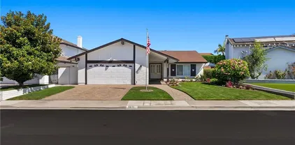 6811 Jardines Dr, Huntington Beach