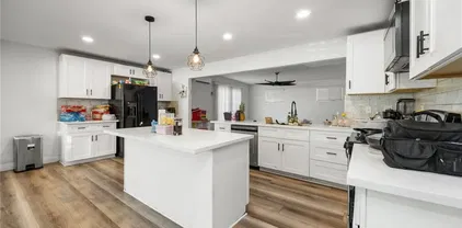 2633 Valley View Ave, Norco