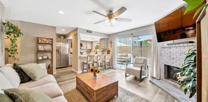 17601 Newland St Unit D, Huntington Beach