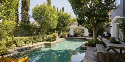 28 Old Course Dr, Newport Beach