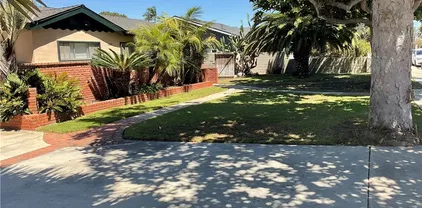 268 E 18th St, Costa Mesa