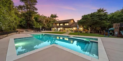 20 Lake Helix Dr, La Mesa