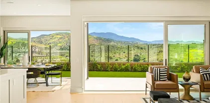 128 Mossvine, Irvine