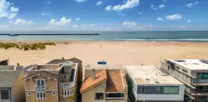 3371 Ocean Dr, Oxnard
