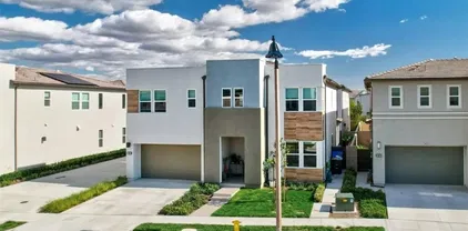 160 Brackens, Lake Forest