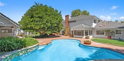 4751 Westchester Dr, Woodland Hills