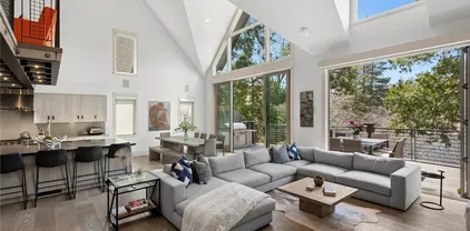 496 N State Highway 173, Lake Arrowhead