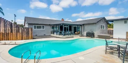 1438 Moon Rd, Vista
