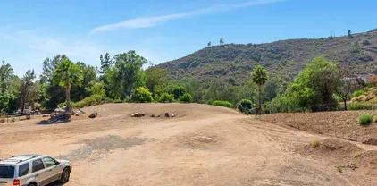 Kaywood Cir Unit 25 Par D, Escondido