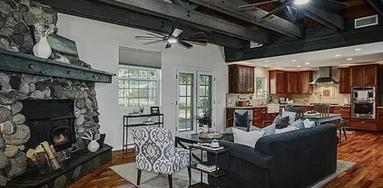 745 N Stage Coach Ln, Fallbrook