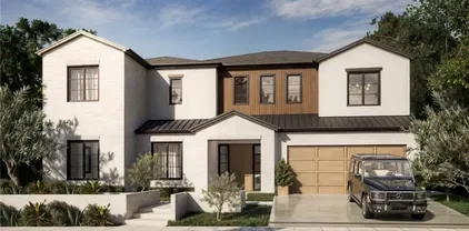 1808 Newport Hills Dr E, Newport Beach