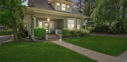 337 S Center St, Redlands