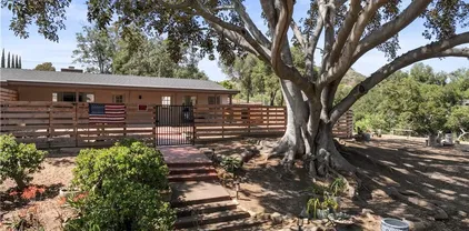 3210 Live Oak Park Rd, Fallbrook