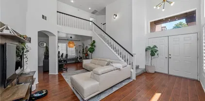 815 Autumn Ln, Corona