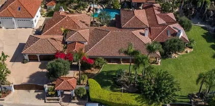 647 Crest Dr, El Cajon