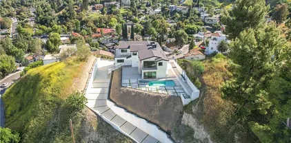 5099 Llano Dr, Woodland Hills