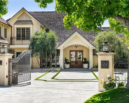 1 Cypress Point Ln, Newport Beach