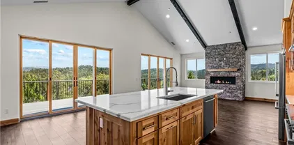 851 Madera Ln, Lake Arrowhead