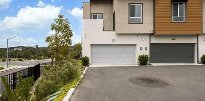 1050 Kendale Way, Vista