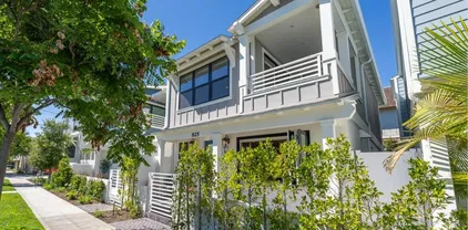 825 9th St, Coronado