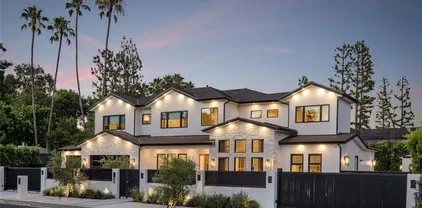 5414 Genesta Ave, Encino