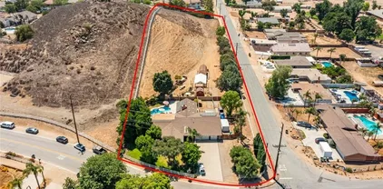 1390 Corona Ave, Norco