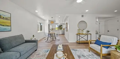 223 Cottingham Ct, Oceanside