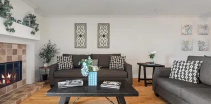 6960 Hyde Park Dr Unit 4, San Carlos