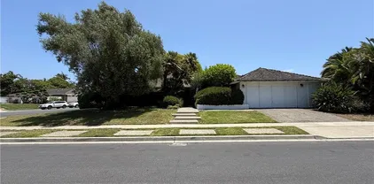 1900 Altura Dr, Corona Del Mar