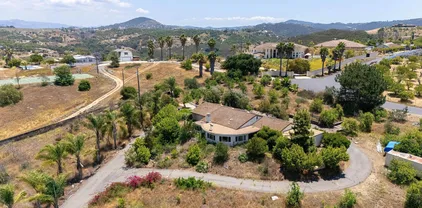 10171 Circle R Dr, Valley Center