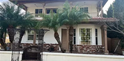 267 Mesa Dr, Costa Mesa