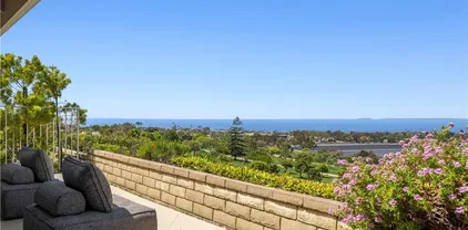 31 Carmel Bay Dr, Corona Del Mar