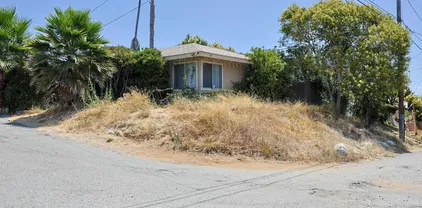 219 Plymouth Dr, Vista