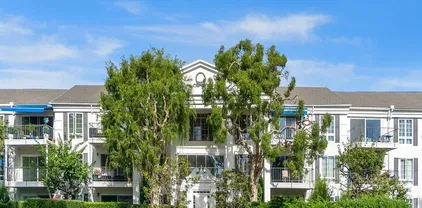 200 Mcneil Ln Unit 204, Newport Beach
