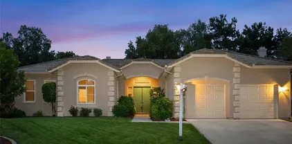608 Inverlochy Dr, Fallbrook
