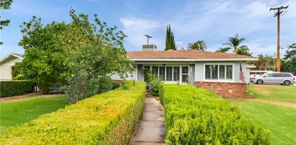 406 Myrtlewood Dr, Calimesa