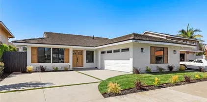 6852 Vista Del Sol Dr, Huntington Beach